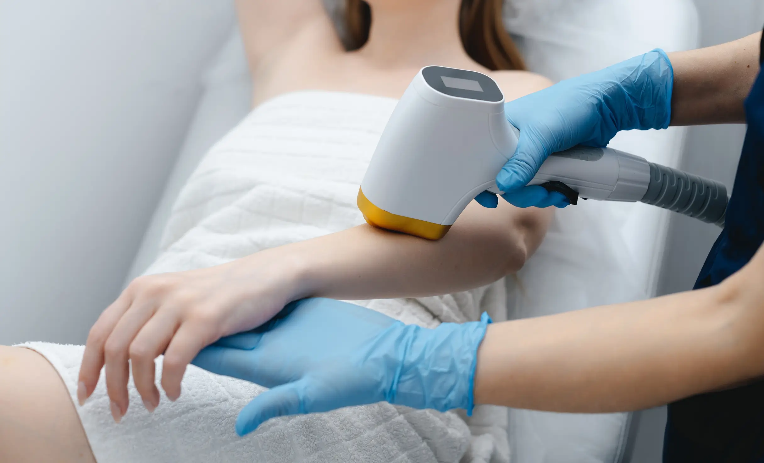 Laser fat reduction treatment at Luxura Spa